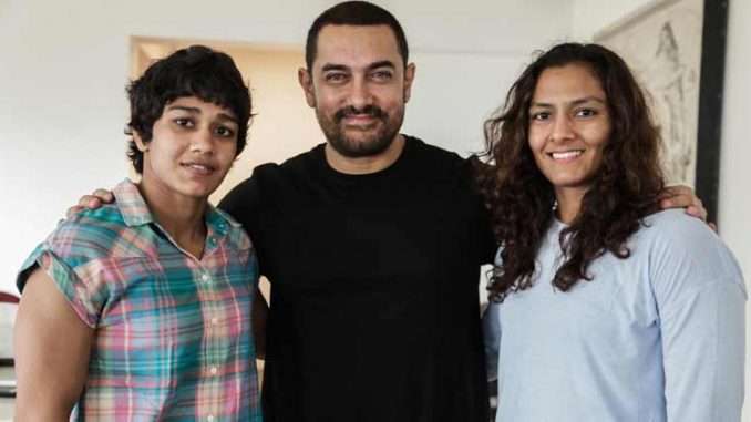 Aamir Khan wishes his best by writing a letter to Babita and Vinesh Phogat! Aamir Khan wishes his best by writing a letter to Babita and Vinesh Phogat!